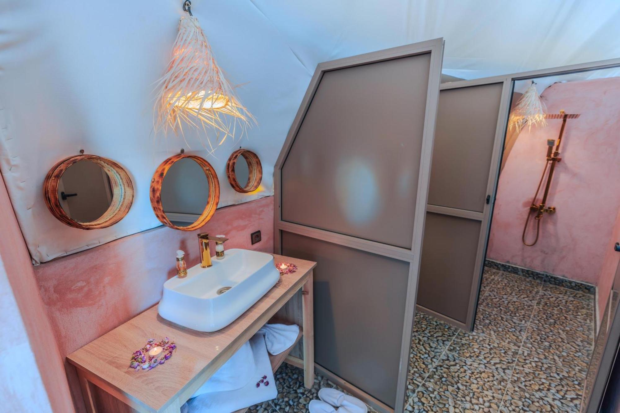 Hotel Luxury Camp Camelhouse Merzouga Esterno foto